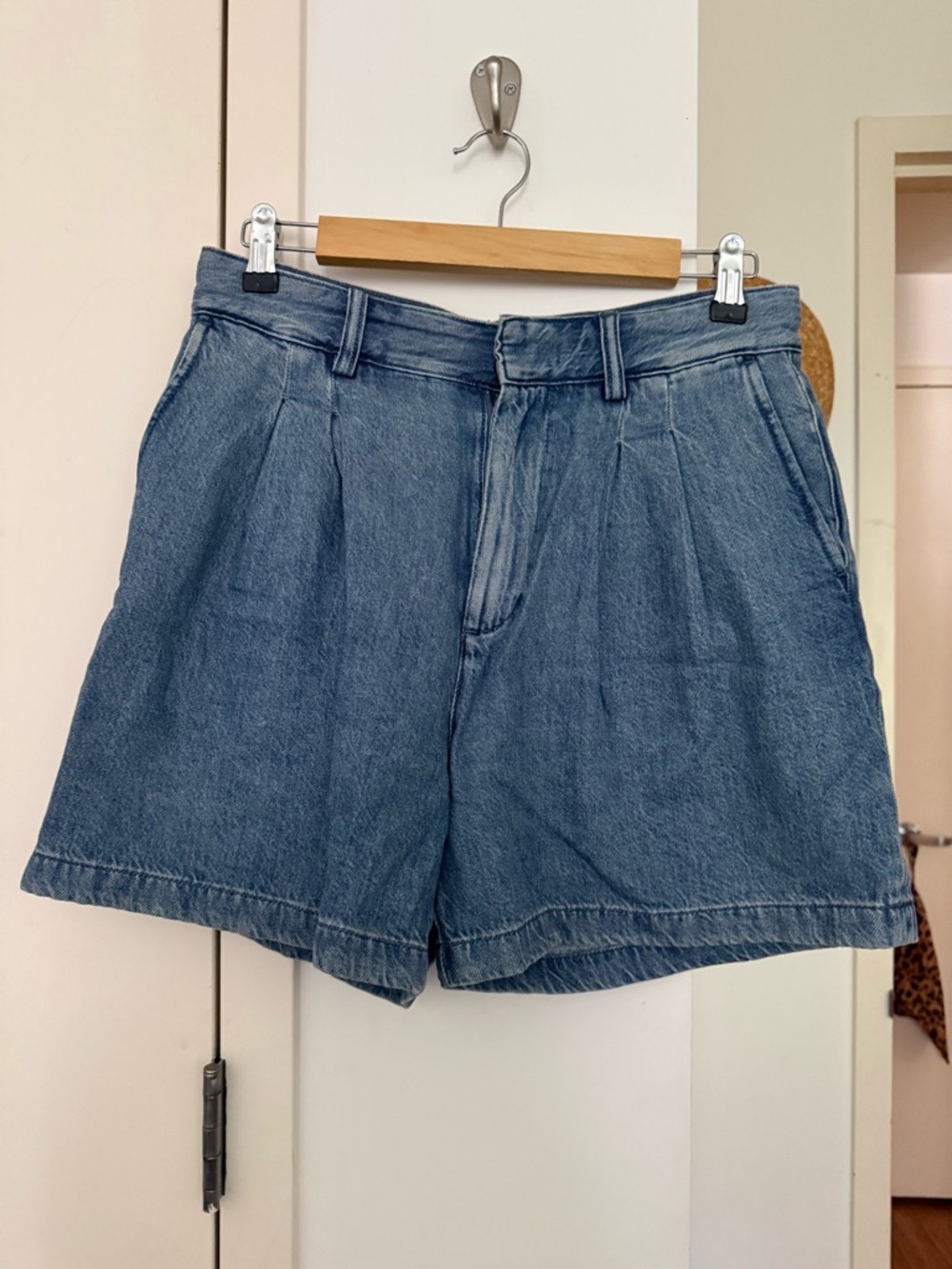 Madewell Pleated High-Rise Denim Shorts - Blue - NEVER WORN